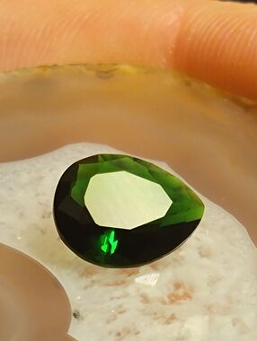 Green Peridot Loose Gemstome 1.8ctw Pear Cut